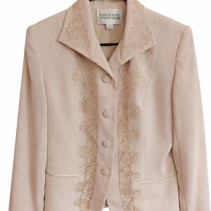 Executive Collection Vintage Women's Cream Embroidered Blazer
